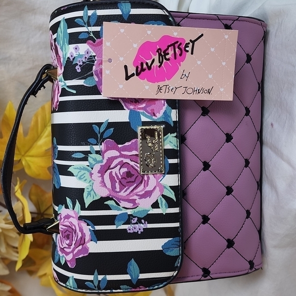 Betsey Johnson Handbags - NWT LUV BETSEY CROSSBODY